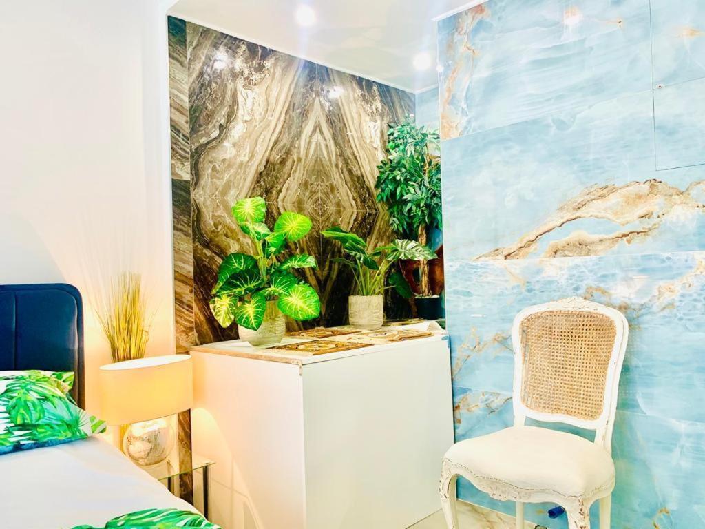 Endless Stunning Mediterranean Sea Views Promenade Des Anglais Nice Exterior photo
