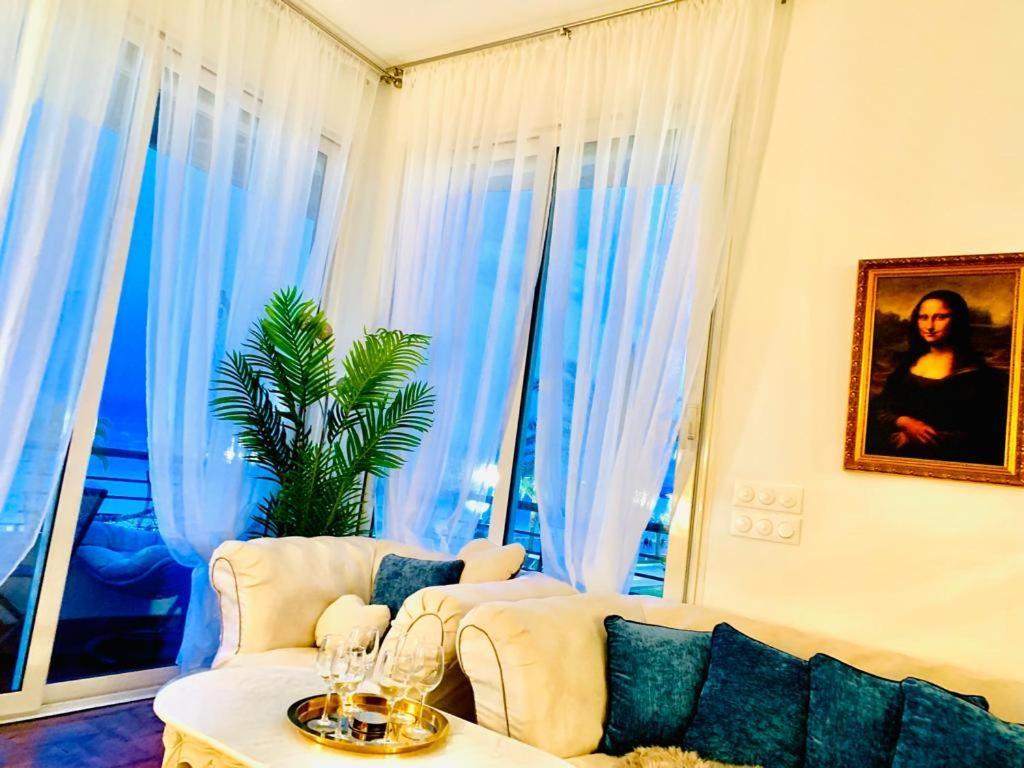 Endless Stunning Mediterranean Sea Views Promenade Des Anglais Nice Exterior photo