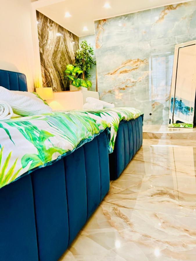 Endless Stunning Mediterranean Sea Views Promenade Des Anglais Nice Exterior photo